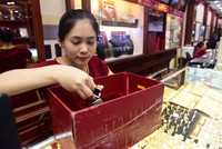 Giá vàng hôm nay ngày 15/8: Vàng trong nước ngược dòng thành công