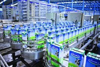 Vinamilk ủng hộ thêm 1 tỷ đồng cho lực lượng kiểm ngư Việt Nam