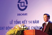 Bộ trưởng Đinh Tiến Dũng phát biểu tại Lễ tổng kết 14 năm TTCK Việt Nam, tháng 7/2014