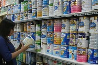 Tại Việt Nam, sữa bột là mảng thị trường có sự cạnh tranh gay gắt, với sự hiện diện của hơn 300 thương hiệu