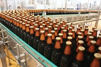 Được cổ phần từ vài năm nay, nhưng hai đại gia ngành bia Habeco và Sabeco vẫn chưa có kế hoạch lên giao dịch/niêm yết trên TTCK