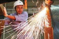 Động lực tăng trưởng chủ yếu của năm 2015 đến từ sự phục hồi và tăng trưởng cao của sản xuất công nghiệp. Ảnh: Lê Toàn