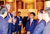 Trao đổi với Bộ trưởng Bộ Tài chính Đinh Tiến Dũng tại Hội nghị xúc tiến đầu tư vào Việt Nam tháng 7/2015, nhiều nhà đầu tư Mỹ bày tỏ sự quan tâm đến cơ hội hợp tác với các DN Việt