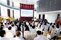 Sở GDCK TP. HCM hiện có 262 cổ phiếu niêm yết, trong đó có nhiều DN quy mô lớn, vốn hóa hàng tỷ USD