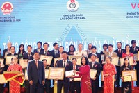 DPM là doanh nghiệp duy nhất ngành phân bón nhận giải thưởng Công ty niêm yết tốt nhất thuộc ngành nông nghiệp và phụ trợ
