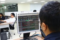 Điểm nhấn của thị trường chứng khoán năm 2017 sẽ là việc gia nhập thị trường của nhiều doanh nghiệp mới thông qua IPO, cổ phần hóa, thoái vốn nhà nước và lên giao dịch trên sàn