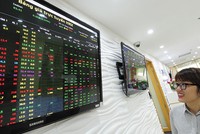 Nhiều chuyên gia nhận định, thị trường chứng khoán 2017 sẽ có độ “nóng” cao, dòng tiền chảy mạnh