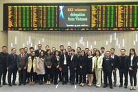 Chuyến học tập về CW tại Hàn Quốc do HOSE tổ chức với sự tham dự của Ủy ban Chứng khoán Nhà nước, VSD và các công ty chứng khoán tiềm năng