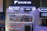 Dòng máy điều hòa tạo ra nước nóng bằng nhiệt thải từ quá trình làm lạnh của Daikin được nhiều chủ đầu tư dự án xanh lựa chọn. Ảnh: Việt Dũng     