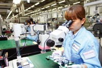 Sản xuất linh kiện điện tử tại Bình Dương của Công ty TNHH Spartronics Việt Nam thuộc Tập đoàn Sparton (Hoa Kỳ). Ảnh: Lê Toàn