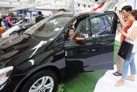 Rủi ro đua giá cổ phiếu ô tô
