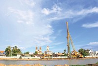 Thi công âu tàu Rạch Chanh - một hạng mục thuộc hợp phần B, Dự án WB5.