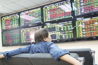 CEO chứng khoán: Áp lực kiếm tiền