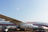 Petrolimex Aviation tra nạp nhiên liệu cho chuyên cơ 
chở Thủ tướng Nga Medvedev tại Sân bay quốc tế Nội Bài.