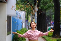 Sài Gòn với mùa sao đen hạ cánh ngập vàng vỉa hè