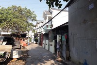 Tìm mua những căn nhà cũ trong hẻm để sửa chữa rồi bán lại được nhiều nhà đầu tư coi là cách đầu tư tốt