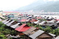 Một góc khu tái định cư thị xã Mường Lay (tỉnh Điện Biên). Ảnh: Vũ Lam