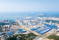 Khu liên hợp gang thép Hòa Phát-Dung Quất đang thiếu nước cho sản xuất. Ảnh: H.M