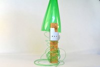 Biến vỏ chai nhựa thành những sợi dây với nhiều công dụng