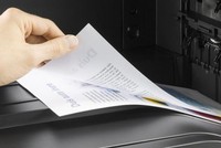 Máy in “giấy” nhựa tái sử dụng 500 lần