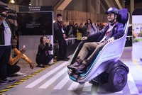 Segway S-Pod, chiếc ghế bước ra từ trong các bộ phim bom tấn