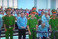 Các bị cáo tại Tòa (ảnh chụp qua màn hình)