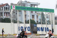 Lô đất ký hiệu CT-07 có tiến độ xây dựng khẩn trương nhất trong số 6 lô đất xây dựng Khu chung cư quốc tế Booyoung Vina. Ảnh: Quang Hà