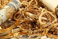 Tỷ giá trung tâm ngày 18/3 tiếp tục giảm sâu, vàng sắp lên mốc 34 triệu đồng/lượng