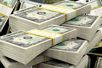 Tỷ giá trung tâm ngày 23/4 tăng 4 đồng/USD, giá vàng ngừng tăng