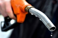 Kiến nghị giảm thuế nhập khẩu xăng xuống còn 10%, dầu xuống 0%