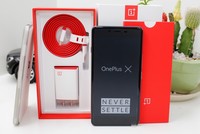 Dù có mặt ở Việt Nam theo đường xách tay từ lâu, smartphone tầm trung của OnePlus giờ mới được phân phối chính hãng tại Việt Nam với giá 4,99 triệu đồng. OnePlus là thương hiệu Trung Quốc mới nổi, gây chú ý ở thị trường smartphone quốc tế trong vòng 2 năm
