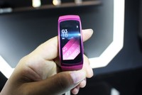 Gear Fit 2 về Việt Nam, giá gần 4 triệu đồng