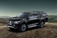 Động cơ mới MIVEC 2.4 chỉ áp dụng trên bản cao cấp 4x4 AT.