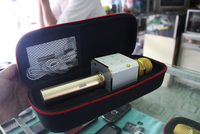 Một mẫu micro hát karaoke di động có giá hơn 300.000 đồng.