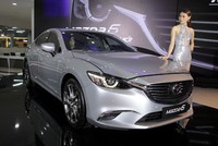 Mazda6 thêm màu mới. 
