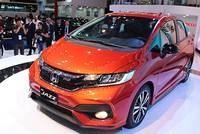 Honda Jazz sẽ phân phối tại Việt Nam từ đầu 2018 với ba phiên bản: V, VX và RS. Sáu màu lựa chọn.