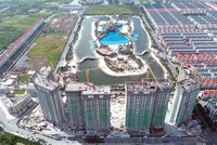 Đầu tư dự án bất động sản luôn cần nguồn vốn lớn. Ảnh: Dũng Minh.