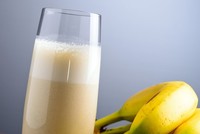 Điều gì xảy ra khi bạn ăn chuối và uống sữa cùng nhau?