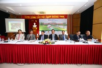 Ban tổ chức trả lời câu hỏi của báo chí