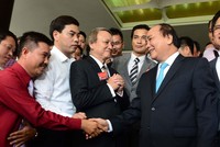 Thủ tướng Chính phủ Nguyễn Xuân Phúc gặp mặt doanh nghiệp tại Hội nghị Thủ tướng với Doanh nghiệp năm 2016 (ảnh VCCI)