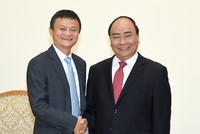 Thủ tướng Nguyễn Xuân Phúc tiếp tỷ phú Jack Ma sáng 6/11. Ảnh: VGP/Quang Hiếu.