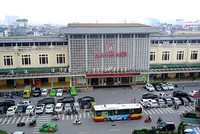 Hơn một thế kỷ qua, ga Hà Nội luôn là một đầu mối giao thông vận tải quan trọng của Việt Nam cũng như Thủ đô Hà Nội. Ảnh: Giang Huy