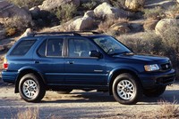 Passport là tên gọi được dùng lại từ mẫu SUV đầu tiên của Honda, sản xuất từ 1993 đến 2002. Xe trong ảnh thuộc đời 2000