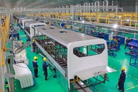 Việt Nam cần thiết lập chính sách phù hợp để bảo vệ sản xuất ô tô trong nước khi ngành này còn non trẻ. Ảnh: T.C