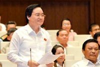 Bộ trưởng Giáo dục và Đài tạo Phùng Xuân Nhạ. Ảnh: QH