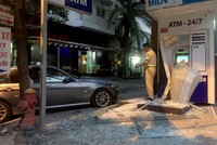 Công an khám nghiệm hiện trường. Ảnh: Thuận Lâm.