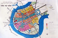 Bản đồ quy hoạch tổng mặt bằng Khu đô thị Thủ Thiêm lập năm 1995 (một trong 13 bản đồ TP HCM trình Thủ tướng) được ông Thanh lưu giữ. Ảnh: Hữu Nguyên.