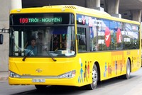 TP HCM hiện có 5 tuyến buýt có lộ trình đi qua Tân Sơn Nhất. Ảnh: Hữu Nguyên.