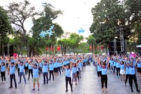 Màn flahmob của hàng nghìn cán bộ, nhân viên VietinBank tạo ấn tượng với đông đảo công chúng.