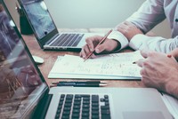 Những hoạt động mà doanh nghiệp muốn lấy ý kiến cổ đông bằng văn bản cần được quy định rõ tại Điều lệ công ty.